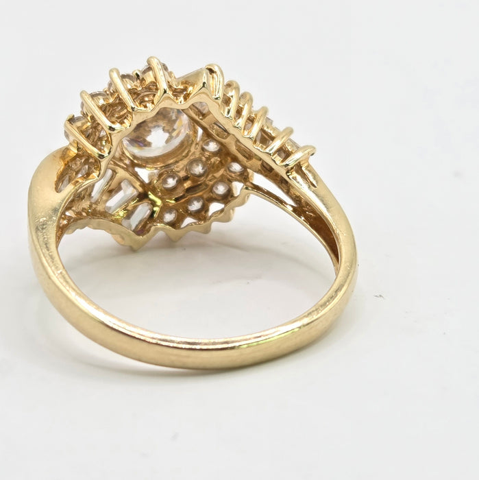 Vintage: 9ct Yellow Gold Goshenite Cluster Ring