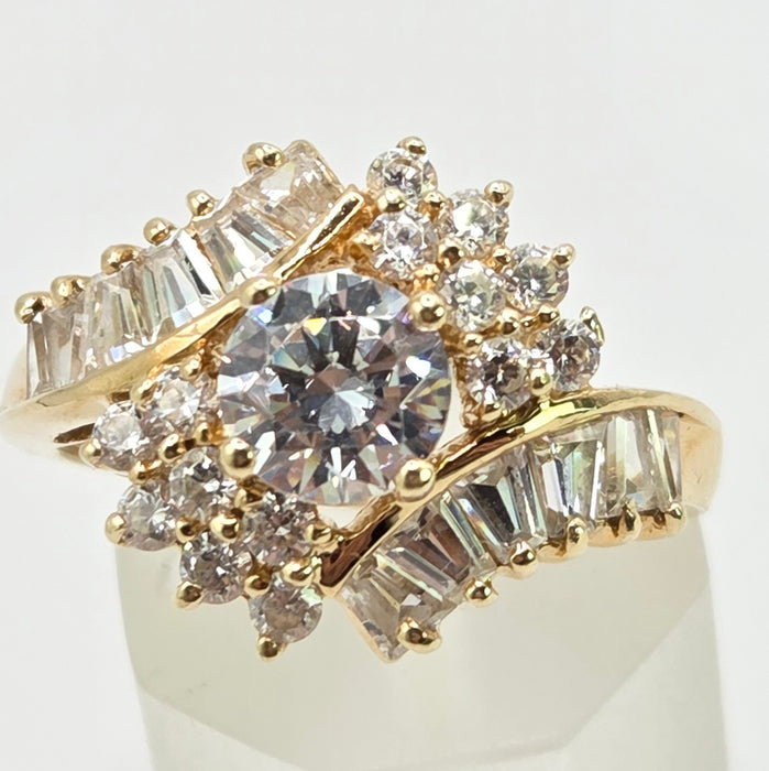 Vintage: 9ct Yellow Gold Goshenite Cluster Ring