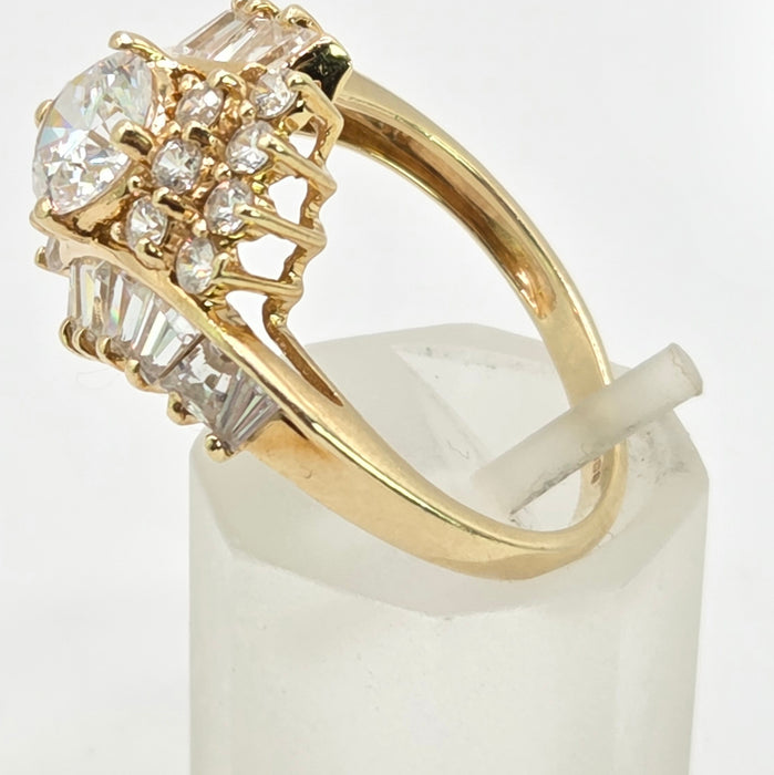 Vintage: 9ct Yellow Gold Goshenite Cluster Ring