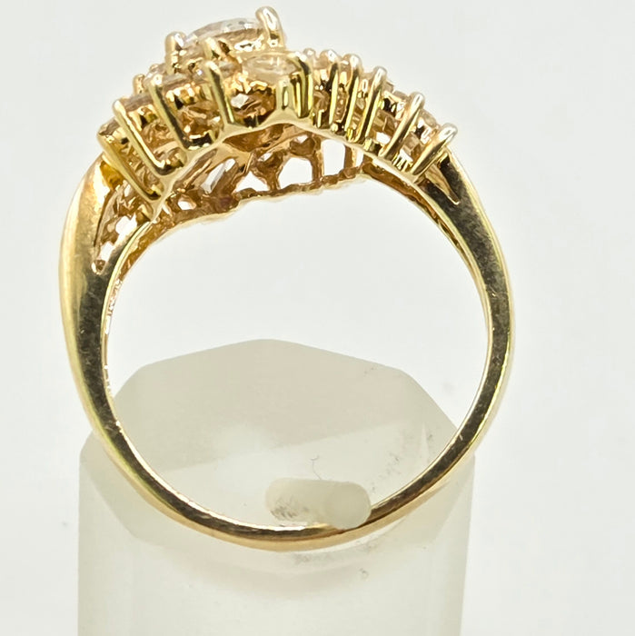 Vintage: 9ct Yellow Gold Goshenite Cluster Ring