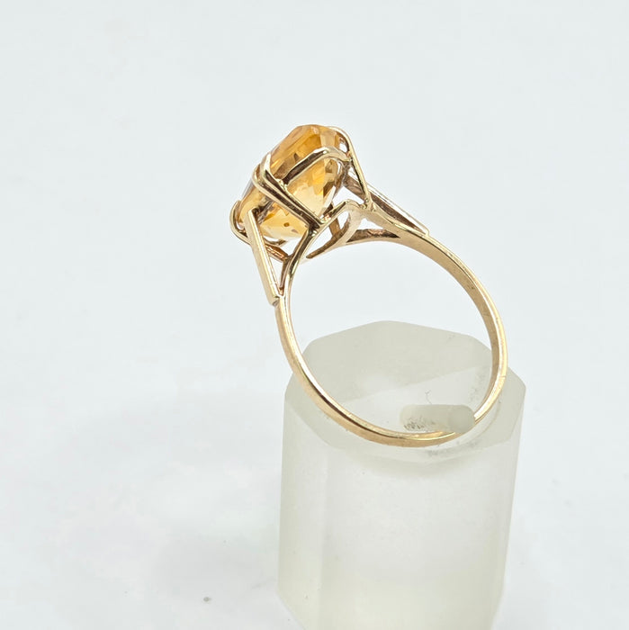 Vintage: 9ct Yellow Gold Yellow Topaz Solitaire Ring — From 1969