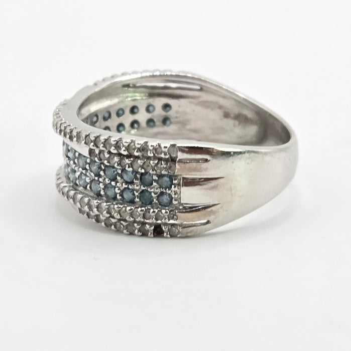 Vintage: 9ct White Gold Blue & White Diamond Band