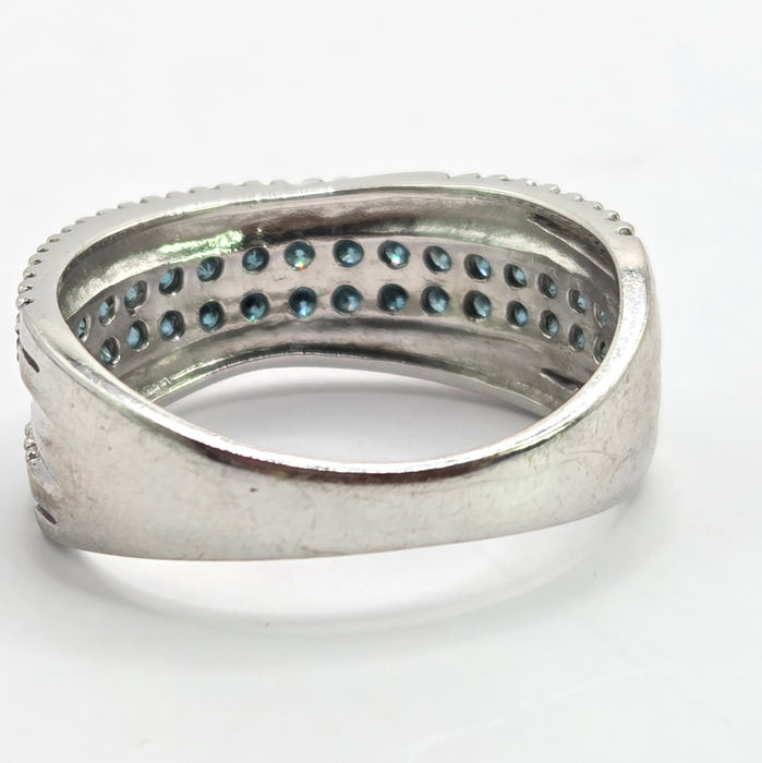 Vintage: 9ct White Gold Blue & White Diamond Band