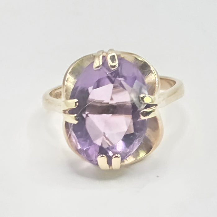 Vintage: 9ct Yellow Gold Amethyst Solitaire Ring — From 1973