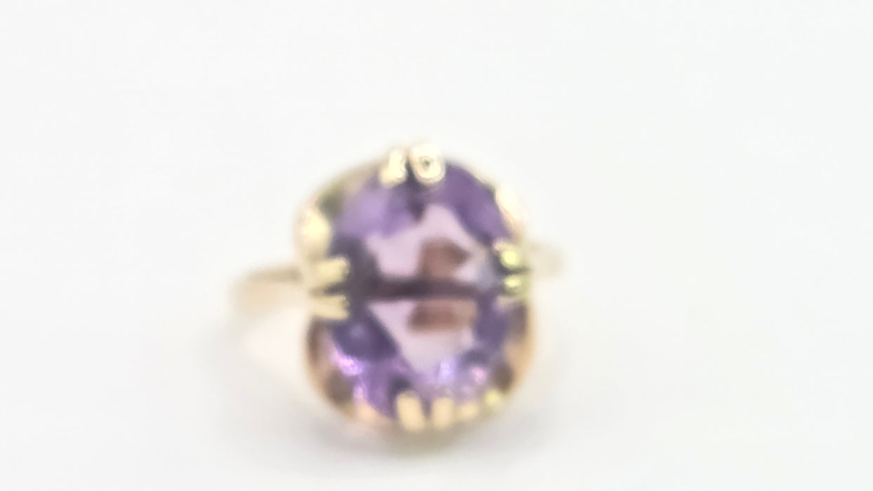Vintage: 9ct Yellow Gold Amethyst Solitaire Ring — From 1973