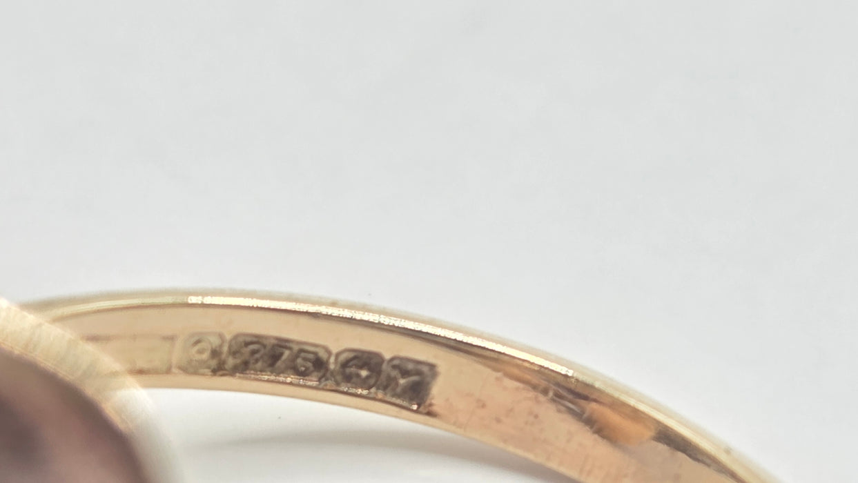 Vintage: 9ct Yellow Gold Amethyst Solitaire Ring — From 1973