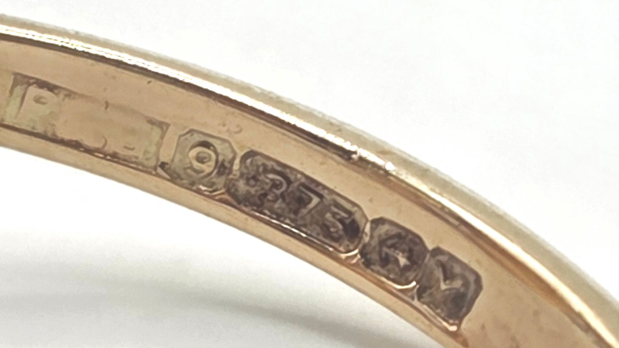 Vintage: 9ct Yellow Gold Amethyst Solitaire Ring — From 1973