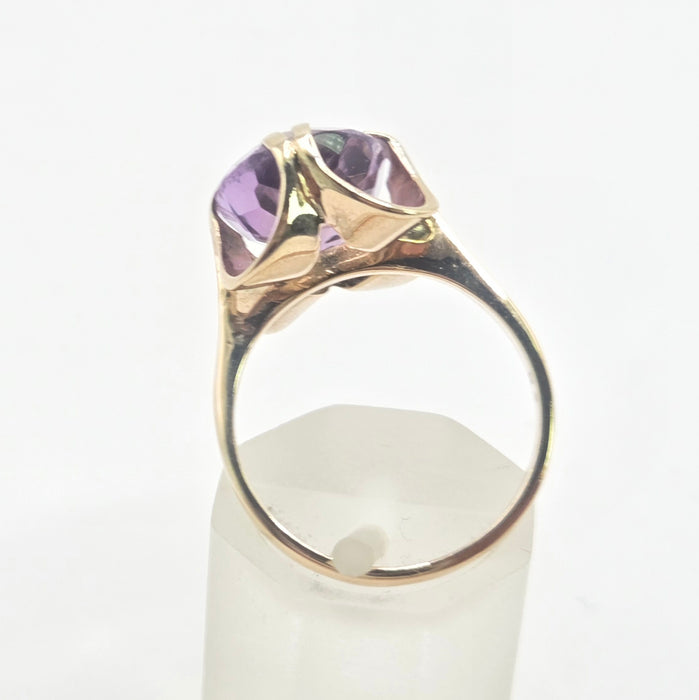 Vintage: 9ct Yellow Gold Amethyst Solitaire Ring — From 1973