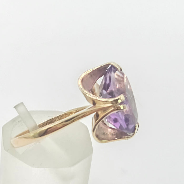 Vintage: 9ct Yellow Gold Amethyst Solitaire Ring — From 1973