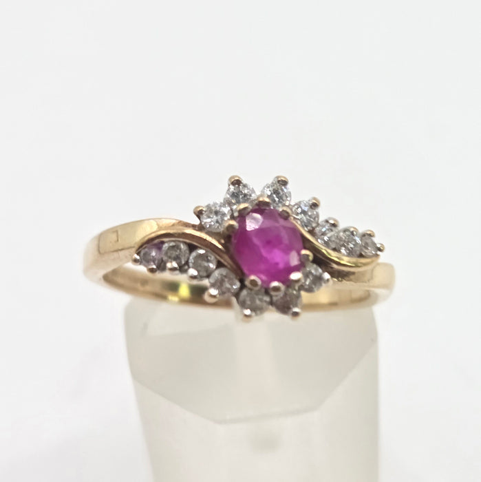 Vintage: 9ct Yellow Gold Ruby & Diamond Crossover Ring