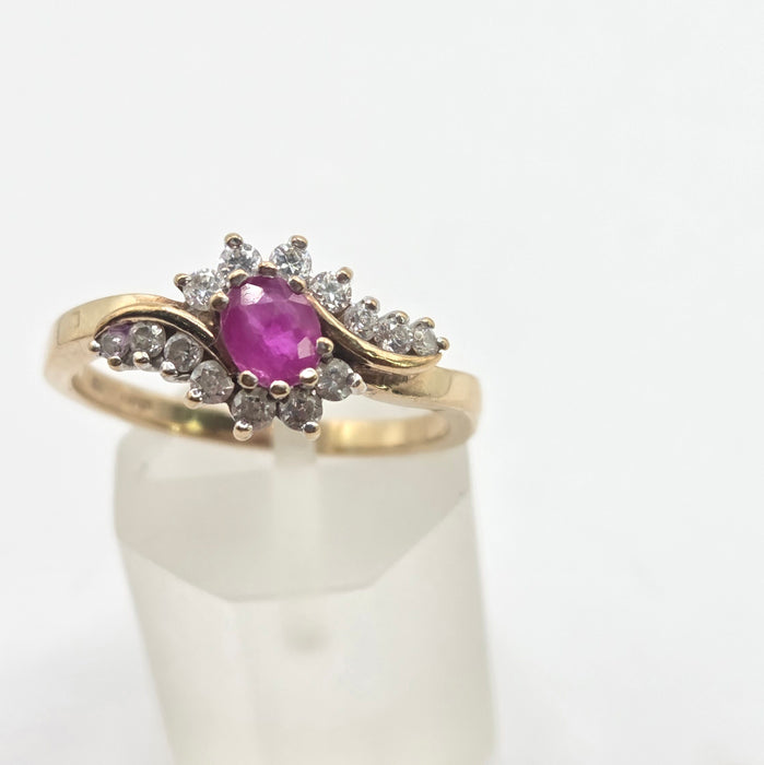 Vintage: 9ct Yellow Gold Ruby & Diamond Crossover Ring