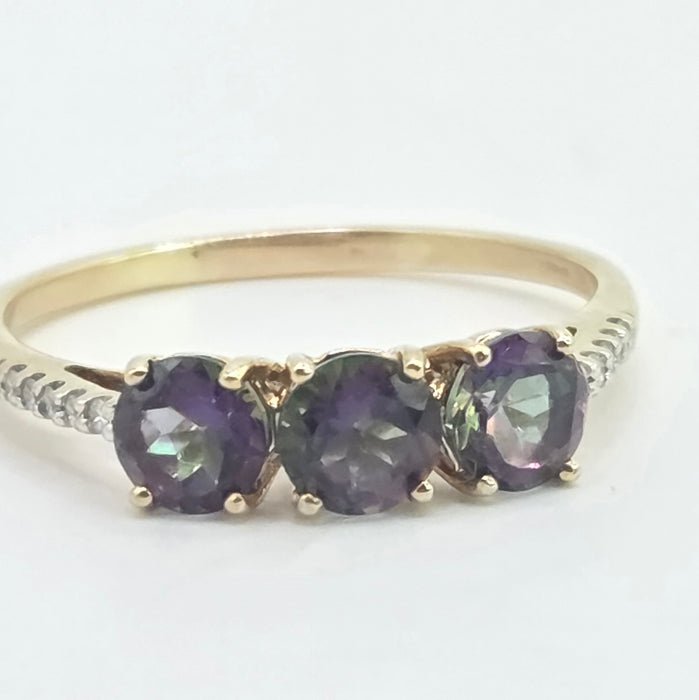 Vintage: 9ct Yellow Gold Mystic Topaz Trilogy & Diamond Ring