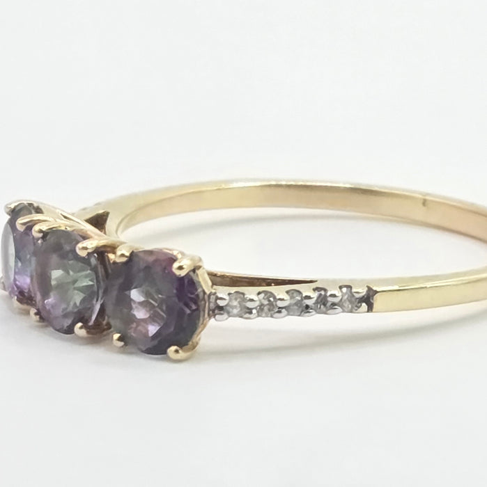 Vintage: 9ct Yellow Gold Mystic Topaz Trilogy & Diamond Ring