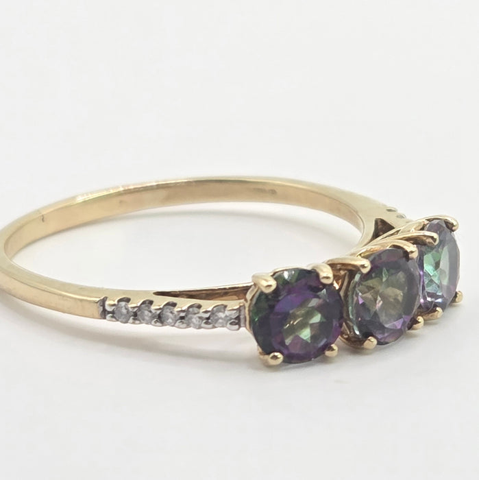 Vintage: 9ct Yellow Gold Mystic Topaz Trilogy & Diamond Ring
