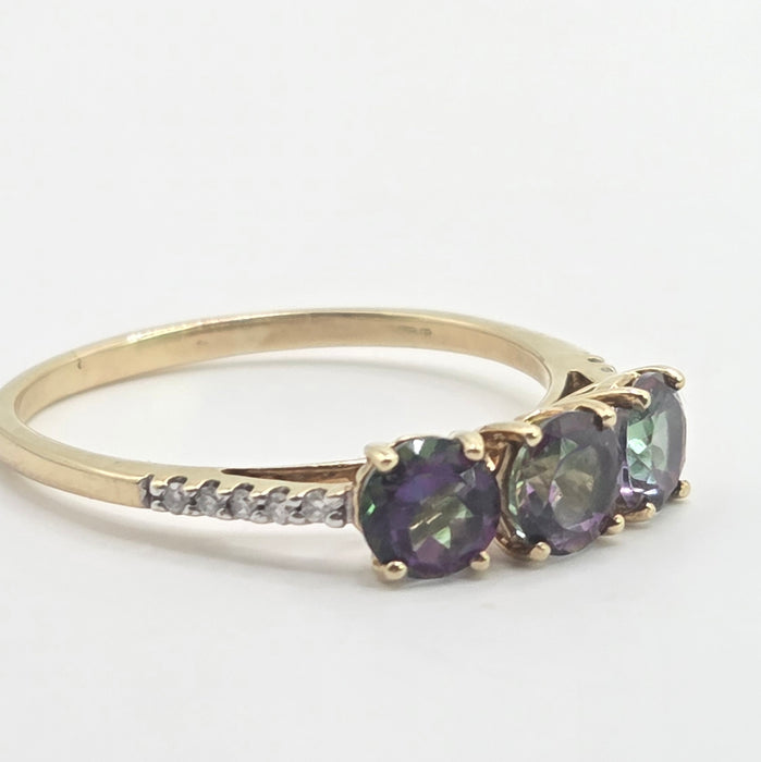 Vintage: 9ct Yellow Gold Mystic Topaz Trilogy & Diamond Ring
