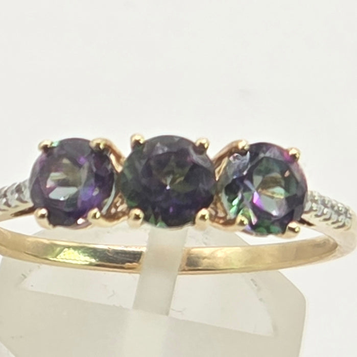 Vintage: 9ct Yellow Gold Mystic Topaz Trilogy & Diamond Ring