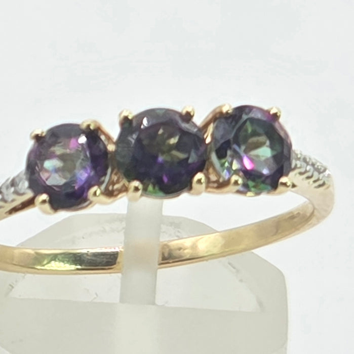 Vintage: 9ct Yellow Gold Mystic Topaz Trilogy & Diamond Ring
