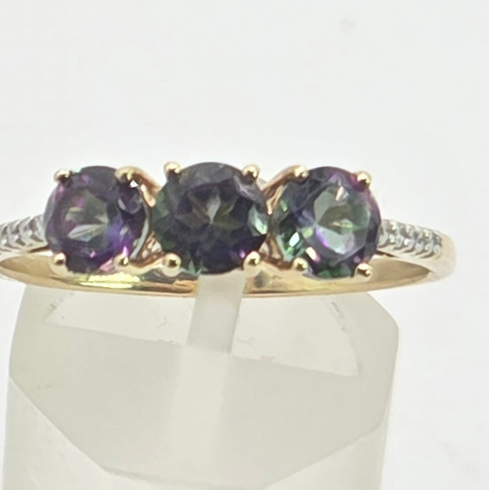 Vintage: 9ct Yellow Gold Mystic Topaz Trilogy & Diamond Ring