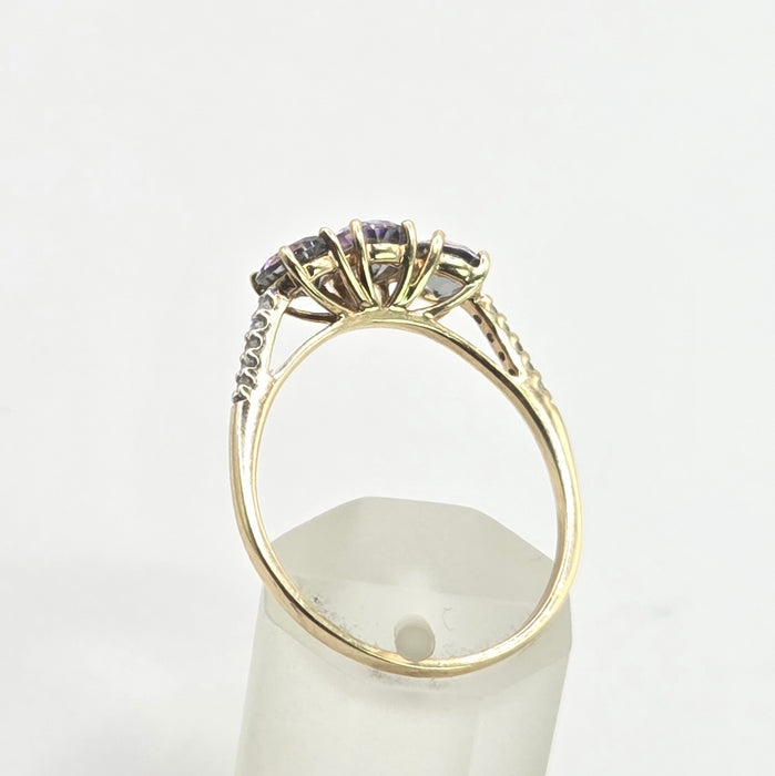 Vintage: 9ct Yellow Gold Mystic Topaz Trilogy & Diamond Ring