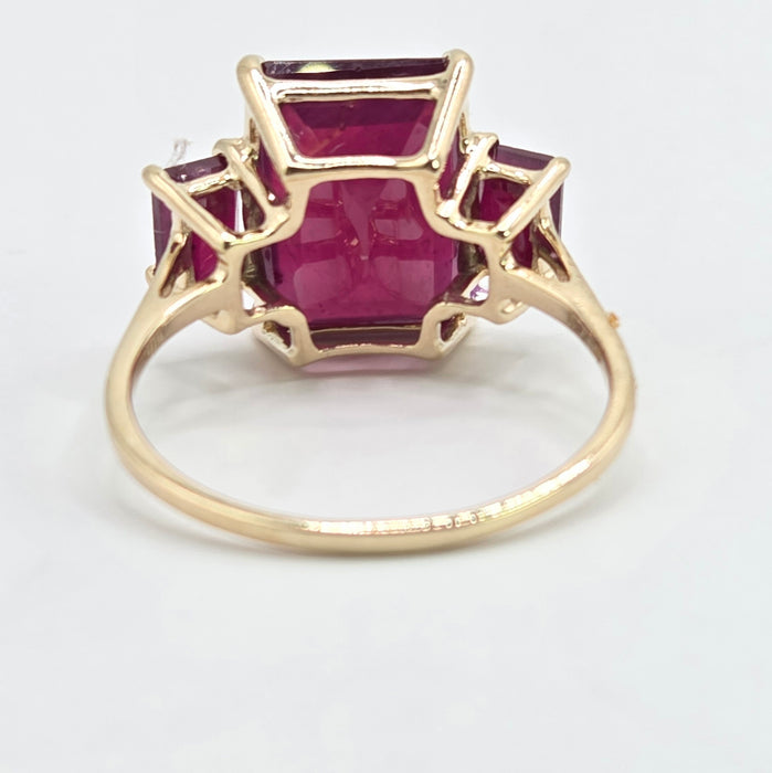 Vintage: 9ct Yellow Gold Ruby Trilogy Cocktail Ring