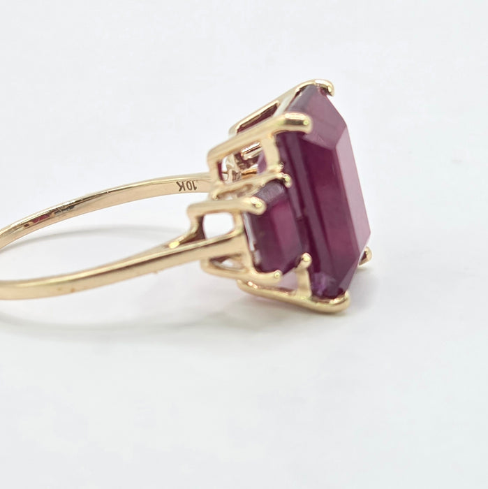 Vintage: 9ct Yellow Gold Ruby Trilogy Cocktail Ring