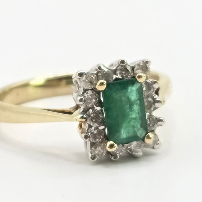 Vintage: 9ct Yellow Gold Emerald & Diamond Cluster Ring — 0.25ct