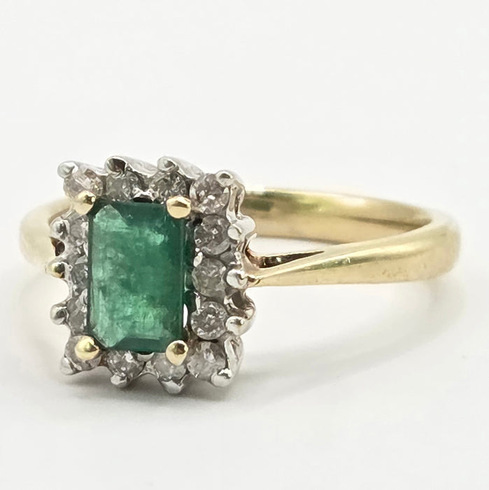 Vintage: 9ct Yellow Gold Emerald & Diamond Cluster Ring — 0.25ct