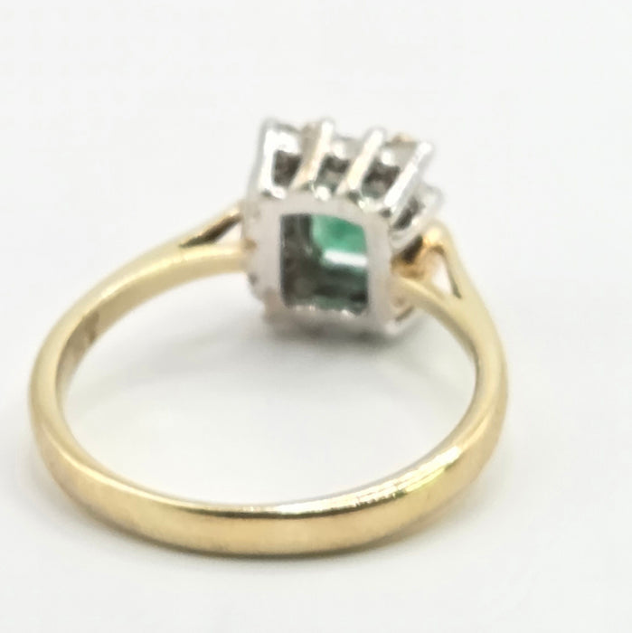 Vintage: 9ct Yellow Gold Emerald & Diamond Cluster Ring — 0.25ct
