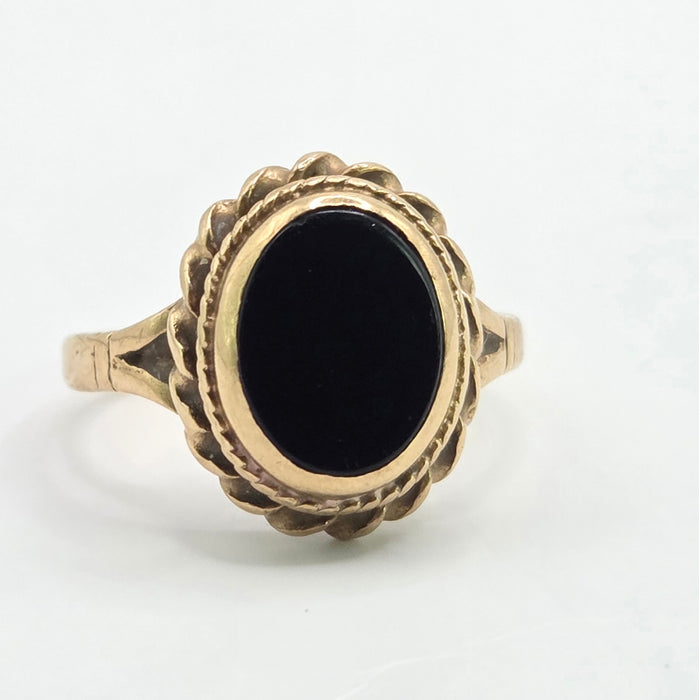Vintage: 9ct Yellow Gold Black Onyx Signet Ring — From 1977