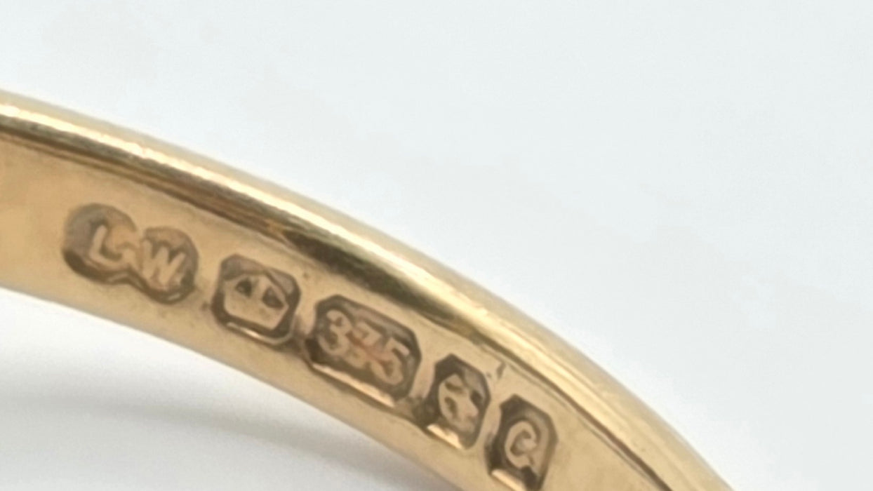 Vintage: 9ct Yellow Gold Black Onyx Signet Ring — From 1977