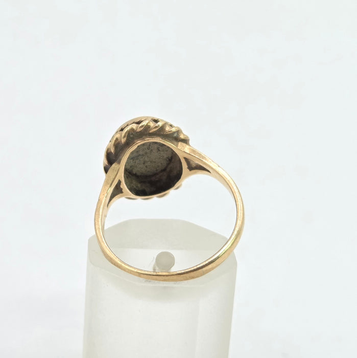 Vintage: 9ct Yellow Gold Black Onyx Signet Ring — From 1977