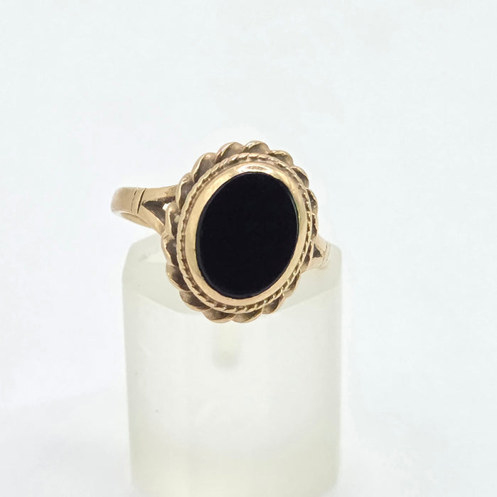 Vintage: 9ct Yellow Gold Black Onyx Signet Ring — From 1977
