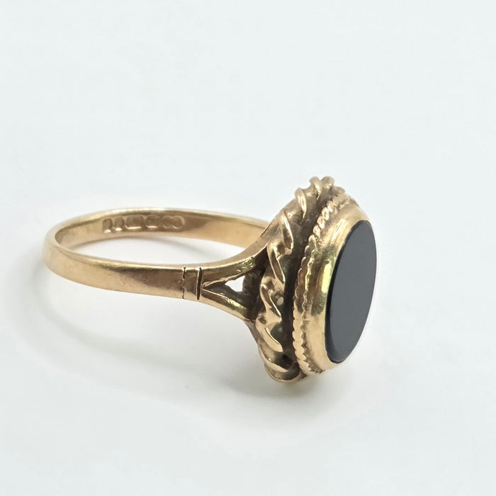 Vintage: 9ct Yellow Gold Black Onyx Signet Ring — From 1977