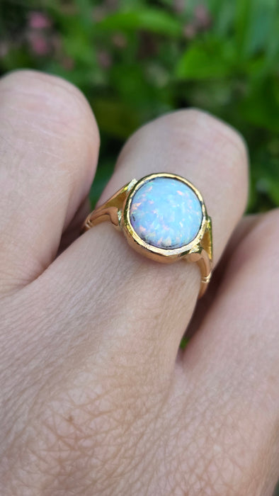 Vintage: 18ct Yellow Gold Opal Solitaire Ring — From 1958