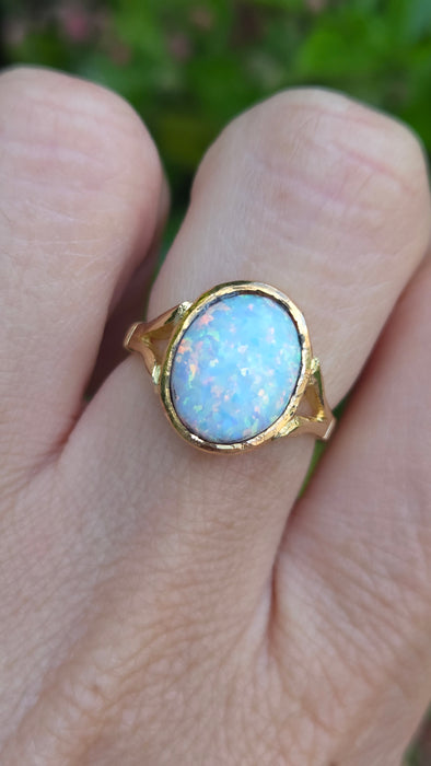 Vintage: 18ct Yellow Gold Opal Solitaire Ring — From 1958