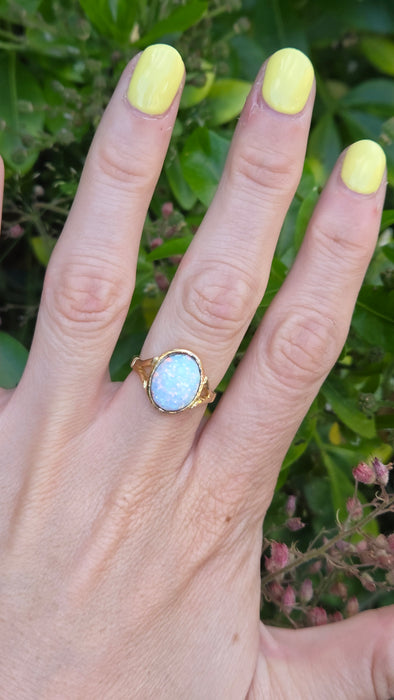 Vintage: 18ct Yellow Gold Opal Solitaire Ring — From 1958