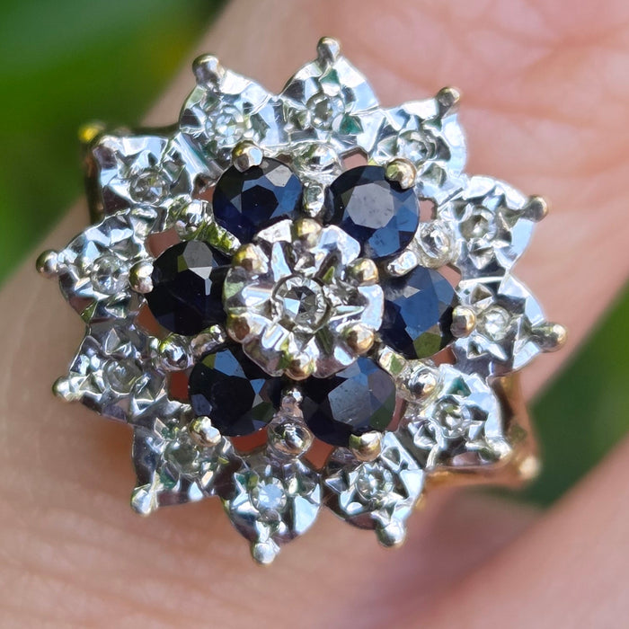 Vintage: 9ct Gold Blue Sapphire & Diamond Starburst Cluster Ring