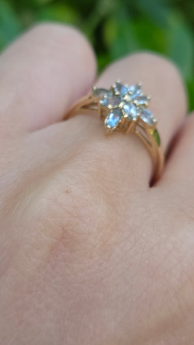 Vintage: 9ct Yellow Gold Oval Aquamarine Floral Star Cluster Ring