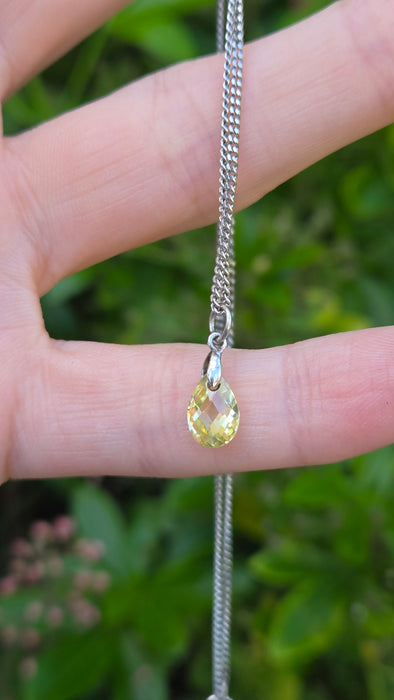 Vintage: 9ct White Gold Peridot Pendant and Chain