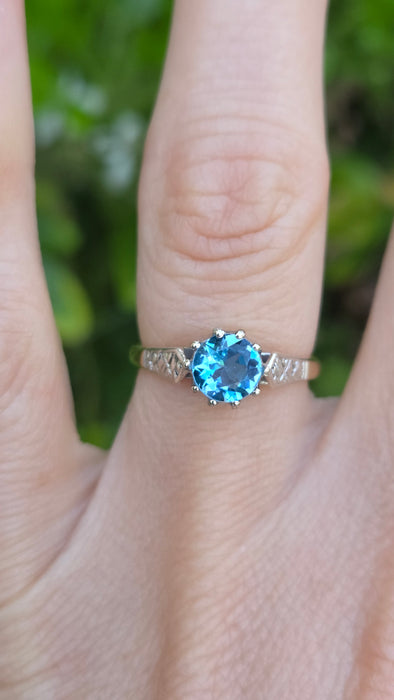 Vintage: 9ct Yellow Gold Blue Topaz Solitaire Ring — From 1956