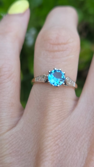 Vintage: 9ct Yellow Gold Blue Topaz Solitaire Ring — From 1956