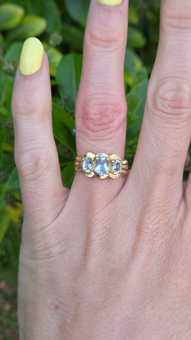 Vintage: 9ct Gold Blue Aquamarines Trilogy Ring