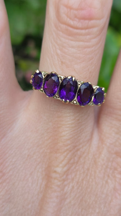 Vintage: 9ct Yellow Gold Five Amethyst Graduated Dress Ring — From 1979