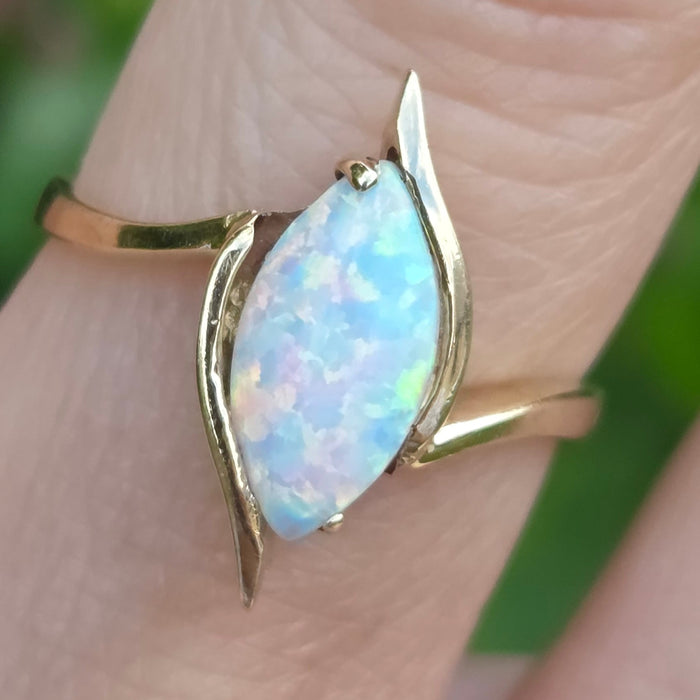Vintage: 9ct Yellow Gold Marquise Opal Solitaire Ring