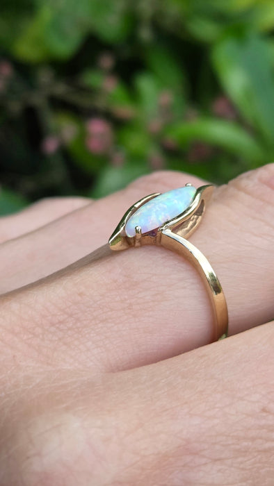 Vintage: 9ct Yellow Gold Marquise Opal Solitaire Ring