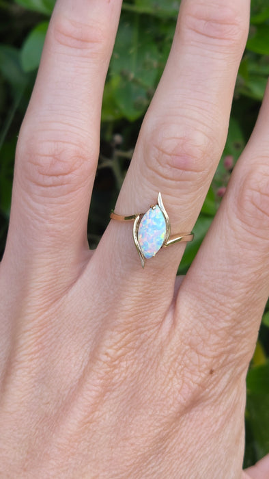 Vintage: 9ct Yellow Gold Marquise Opal Solitaire Ring