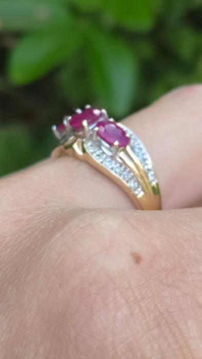 Vintage: 9ct Yellow Gold Ruby & Diamond Cocktail Ring — 0.20ct