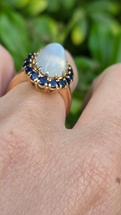 Vintage: 18ct Yellow Gold Moonstone & Blue Sapphire Cocktail Ring