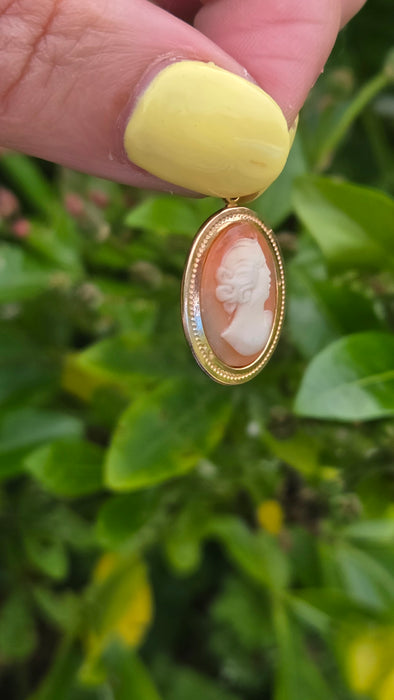 Vintage: 9ct Yellow Gold Carved Shell Cameo Pendant — From 1971