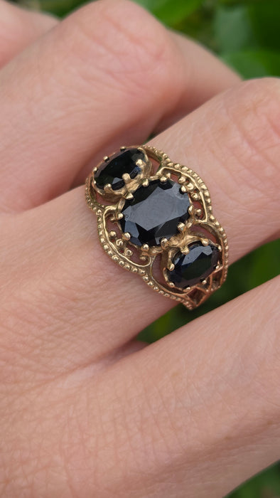 Vintage: 9ct Gold Australian Blue Sapphire Trilogy Ring